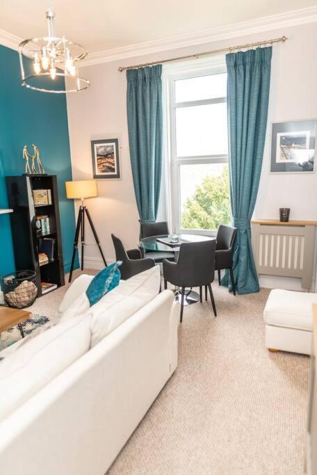 * Popular * Stunning Quiet Apartment By The Sea Торки Екстериор снимка